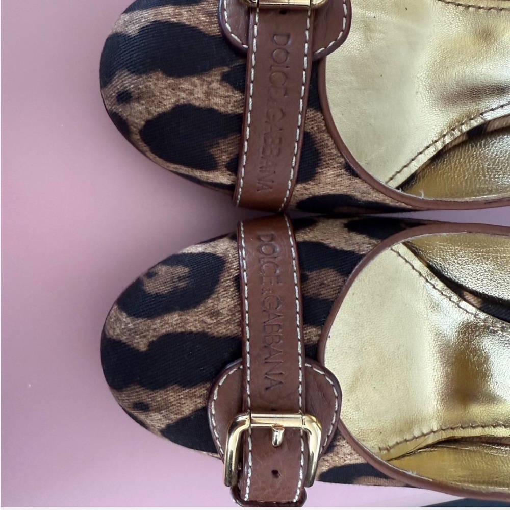 Dolce & Gabbana Leopard Heels with Gold Buckle SIZE 37 or US 7 - Picture 3 of 6